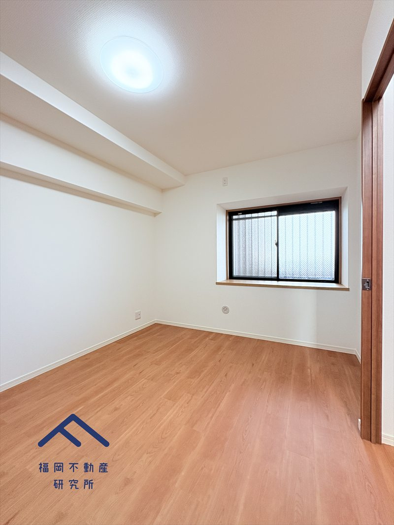 アンピール教育大前IIの洋室