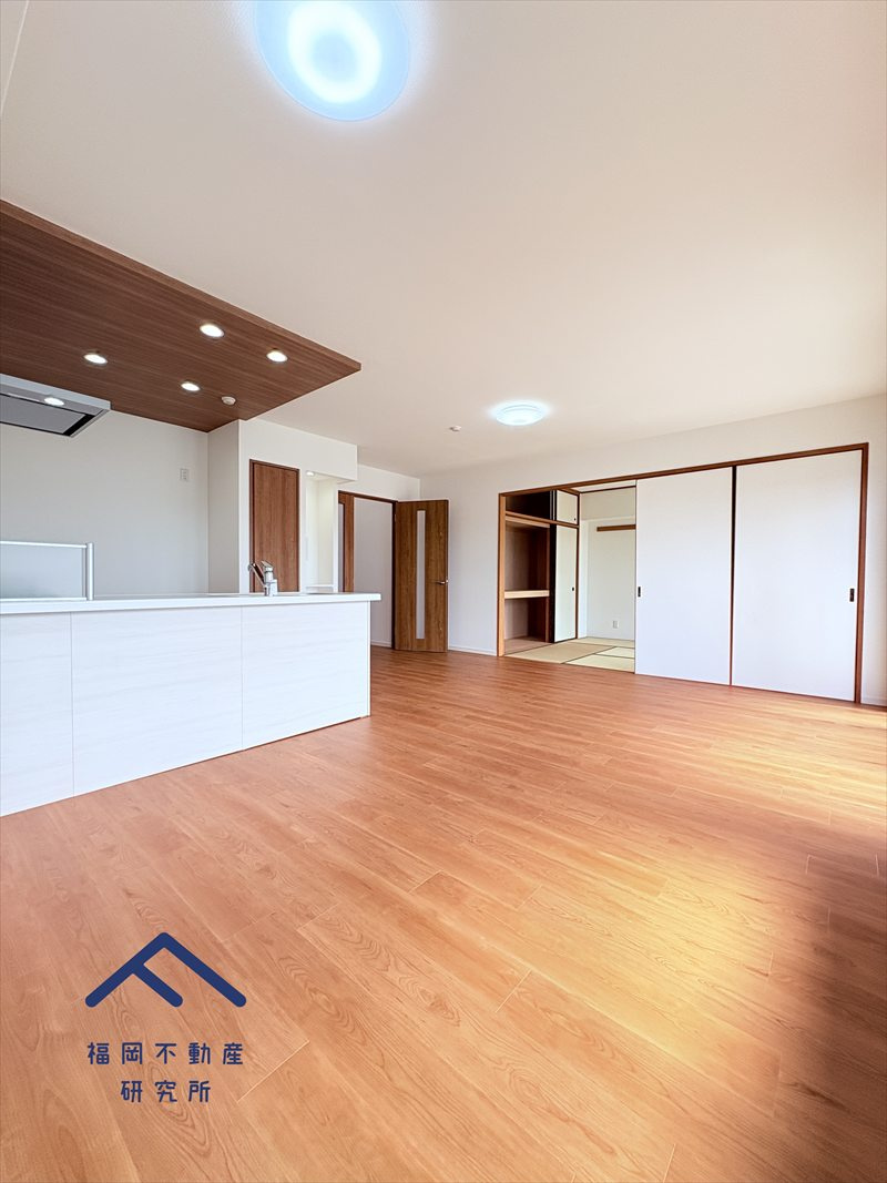 アンピール教育大前IIの居間・リビング