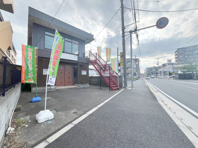 豊岡4丁目　みわのアパートの外観|前面どおりは車通りも人通りも多いです！