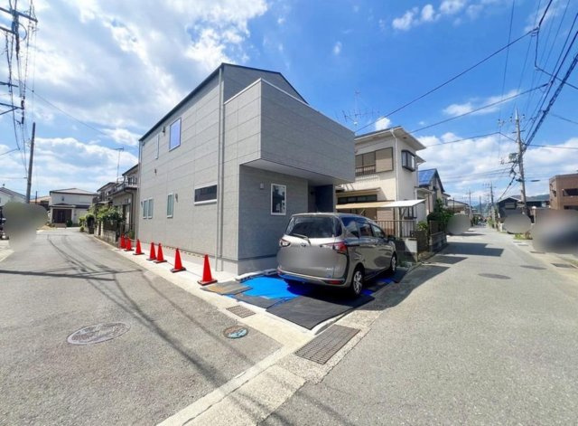 【成約】小田原市中里　新築戸建ての前面道路含む現地写真