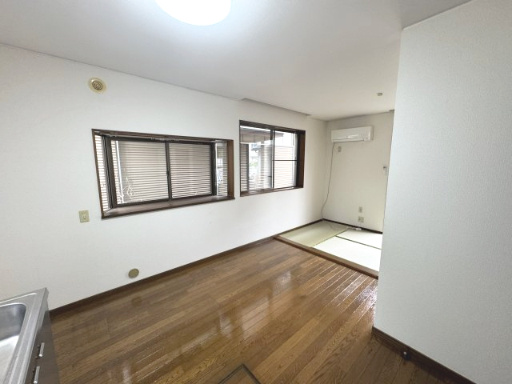 【ダイニング】