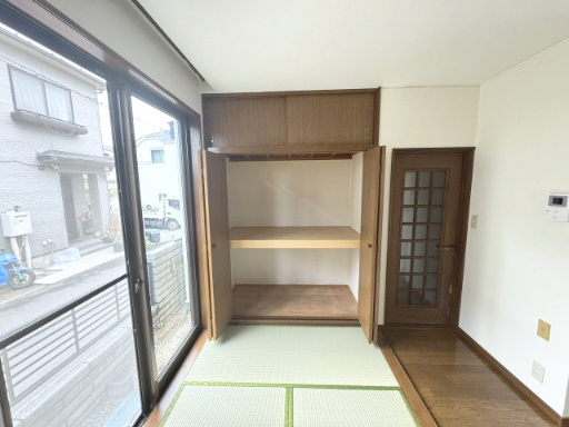 和室には広めの押入れ付き♪