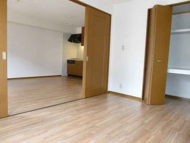 エトワール Cの居間・リビング