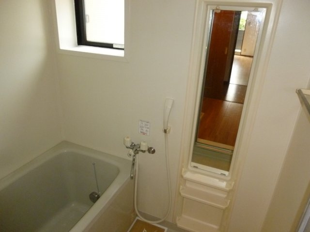 エトワール Cの浴室