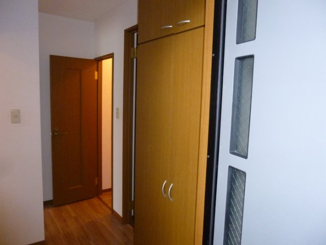 エトワール Cの玄関