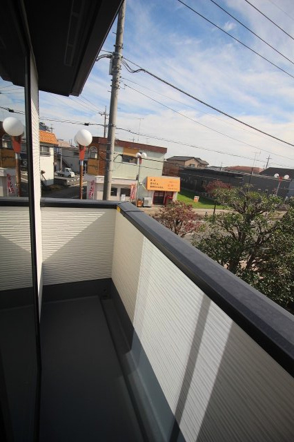 壬生町幸町1丁目　41期　2号棟のバルコニー|南向きのバルコニーは陽当たり良好！洗濯物もよく乾き、天気の良い日には気持ちよく外干しできます。