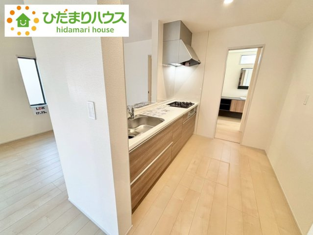 野田市中野台5期　新築戸建　1号棟のキッチン|家族と会話しながら料理できるオープンカウンター♪						
