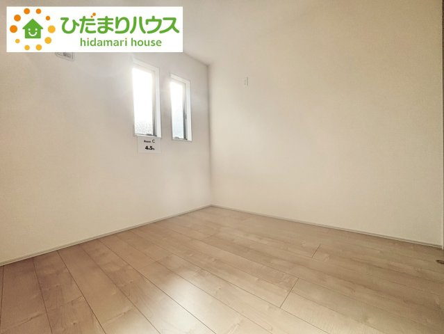 野田市中野台5期　新築戸建　1号棟の洋室|お掃除しやすく、清潔感を保てるのでダニも発生しにくいフローリング♪							
