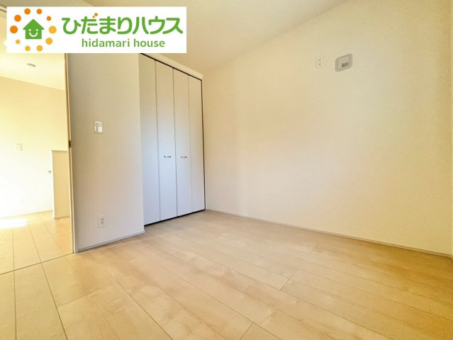 野田市中野台5期　新築戸建　1号棟の洋室|木の温もりがやさしいフローリング	(^^♪	
