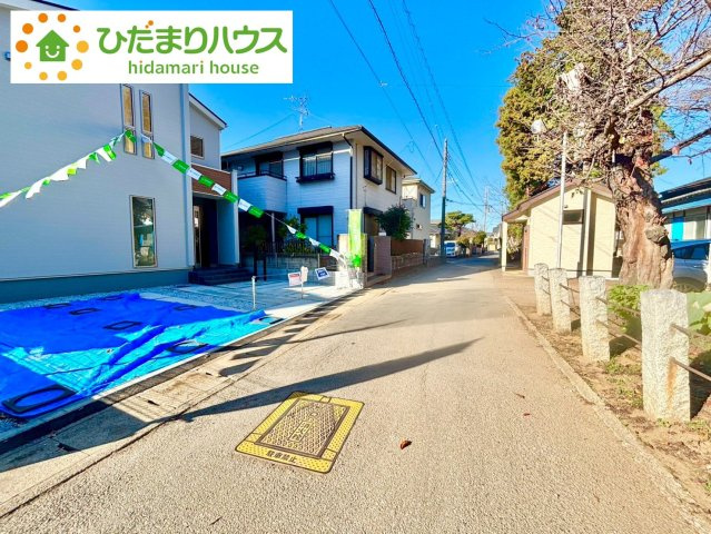 野田市中野台5期　新築戸建　1号棟の前面道路含む現地写真|交通量の少ない前面道路は、小さなお子様のいるご家庭でも安心です！