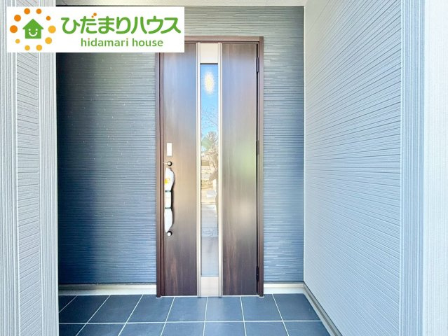 野田市中野台5期　新築戸建　1号棟の玄関|雨や風の強い日でも安心な玄関ポーチ！！