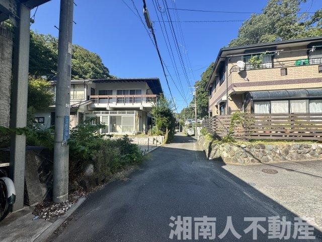 鎌倉市浄明寺５丁目１１－２４戸建ての前面道路含む現地写真|前面道路含む現地写真です