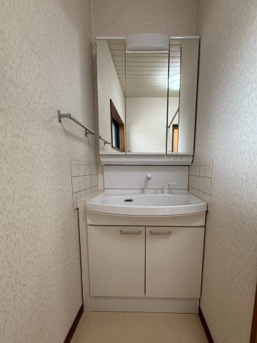 和歌山市新堀東　戸建の独立洗面台