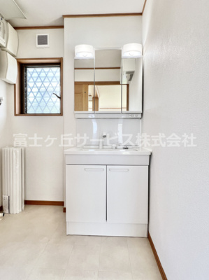 【独立洗面台】 | 三島市佐野見晴台2丁目 中古戸建て | 独立洗面化粧台付き