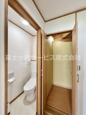 【収納】 | 三島市佐野見晴台2丁目 中古戸建て | 階段下の収納です