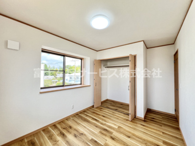 【洋室】 | 三島市佐野見晴台2丁目 中古戸建て | スタンダードな洋室です