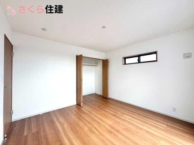 いろどりアイタウン栃木市平柳町３丁目22-P2　７号棟の洋室|広々とした洋室です♪お子様の成長に伴って増えていく荷物にも対応できます！