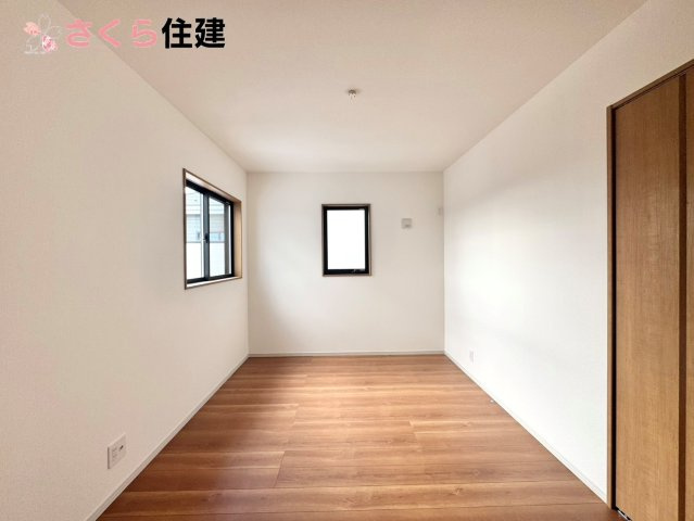 いろどりアイタウン栃木市平柳町３丁目22-P2　７号棟の洋室|各部屋に収納あります！荷物が多い子育て世代や、趣味道具の多い方にもうれしいですね！