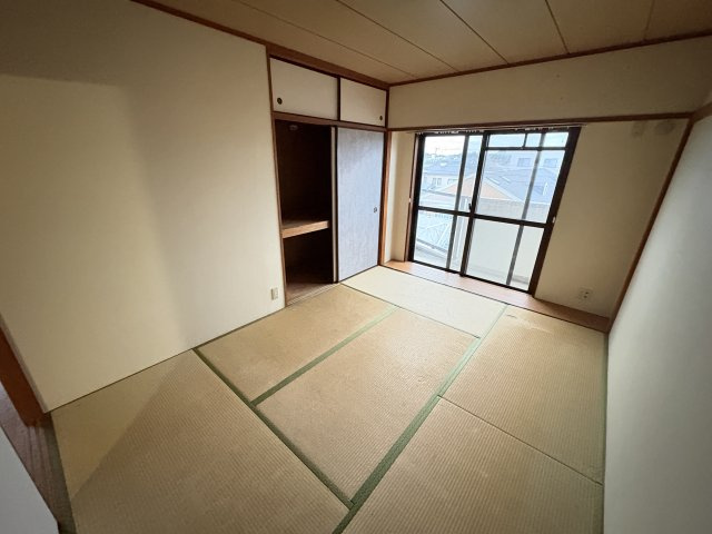 フローライト市川の和室