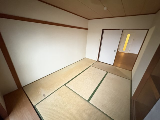 フローライト市川の和室