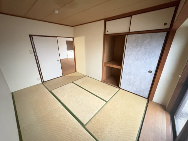 フローライト市川の内装