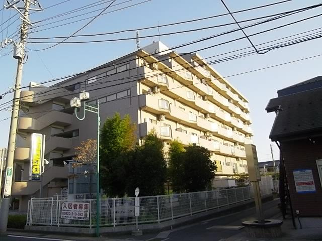 フローライト市川の外観