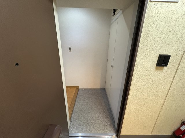 フローライト市川の玄関