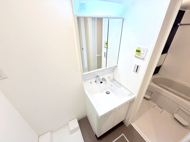 ココングランジュール芦屋西2の独立洗面台