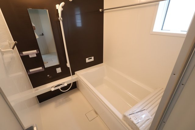 《仲介手数料無料》練馬区関町北５丁目15-10(2号棟)新築一戸建てリナージュの浴室|撮影日 2025年9月25日 15:00 晴れ