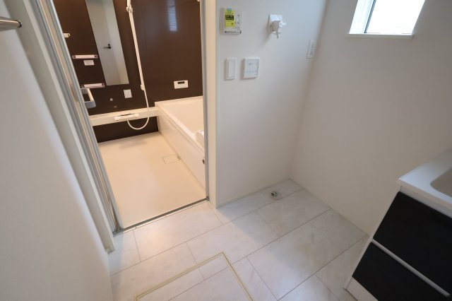 《仲介手数料無料》練馬区関町北５丁目15-10(2号棟)新築一戸建てリナージュのランドリースペース|撮影日 2025年9月25日 15:00 晴れ