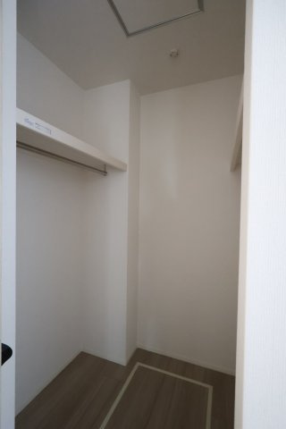 《仲介手数料無料》練馬区関町北５丁目15-10(2号棟)新築一戸建てリナージュの収納|撮影日 2025年9月25日 15:00 晴れ