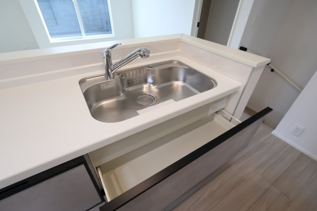 《仲介手数料無料》練馬区関町北５丁目15-10(2号棟)新築一戸建てリナージュのキッチン|撮影日 2025年9月25日 15:00 晴れ