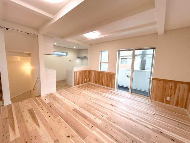 吹田市吹東町　新築戸建の居間・リビング|ゆったり過ごせるリビングです