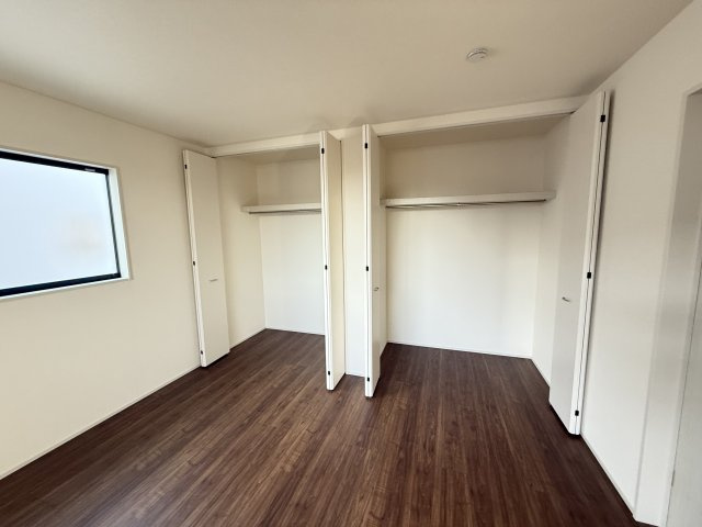 リーブルガーデンS前橋市鶴光路町　2号棟の収納|２階洋室1収納です