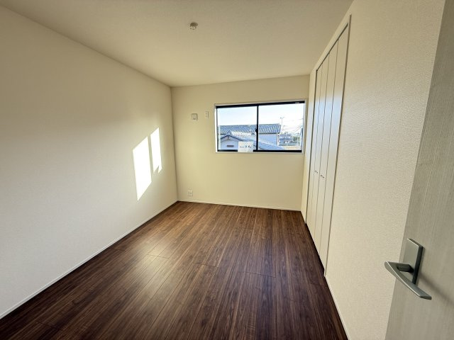 リーブルガーデンS前橋市鶴光路町　2号棟の洋室|２階洋室2です