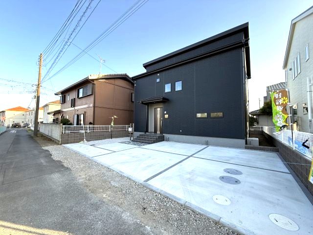 リーブルガーデンS前橋市鶴光路町　2号棟の駐車場|駐車場もキレイに整備されています。並列３台駐車可能です！