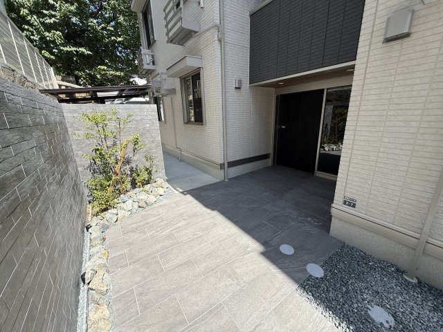 La Maison　高羽町　のエントランス