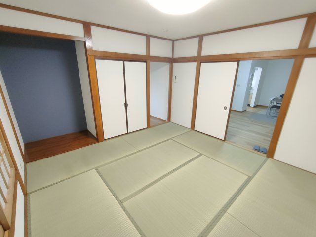 下都賀郡野木町大字友沼-4 リフォーム物件　の和室|〇和室〇
８帖の和室。ダイニング通さず行けるので急な来客でも安心です♪
2025年8月撮影