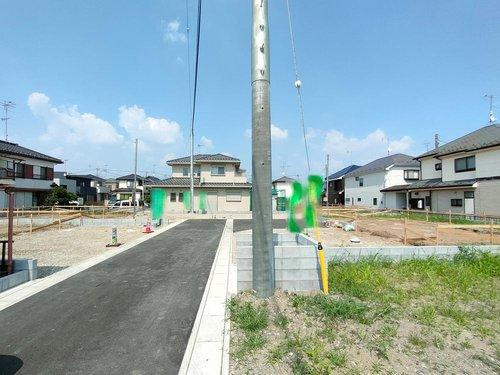 【Livele Fine】久喜市栗橋東 全4邸の前面道路含む現地写真|栗橋駅まで約1.1km徒歩14分♪全4棟現場です！ぜひ、お気軽にお問い合わせください（＾＾）
2025年7月撮影