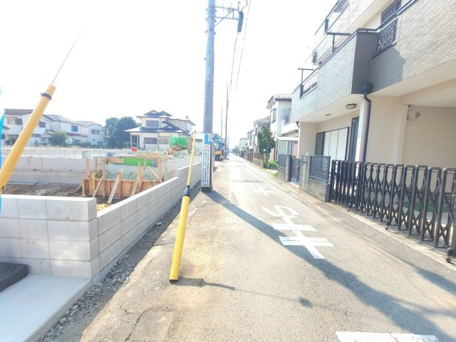 【Cradle Garden】野田市七光台 第１８ 全7邸の前面道路含む現地写真|〇前面道路〇
北東側4m
2025年8月撮影