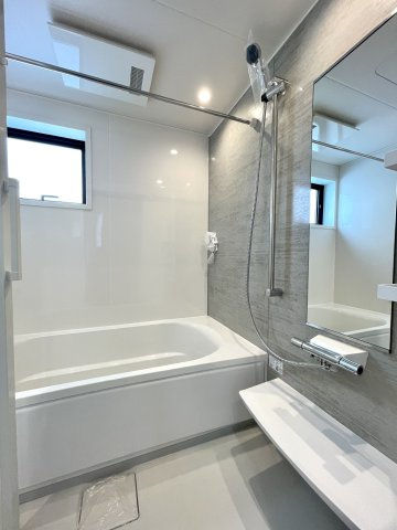 ＜LIBERi リーベリー＞練馬区小竹町2丁目　希少エリア　限定1棟の居間・リビング