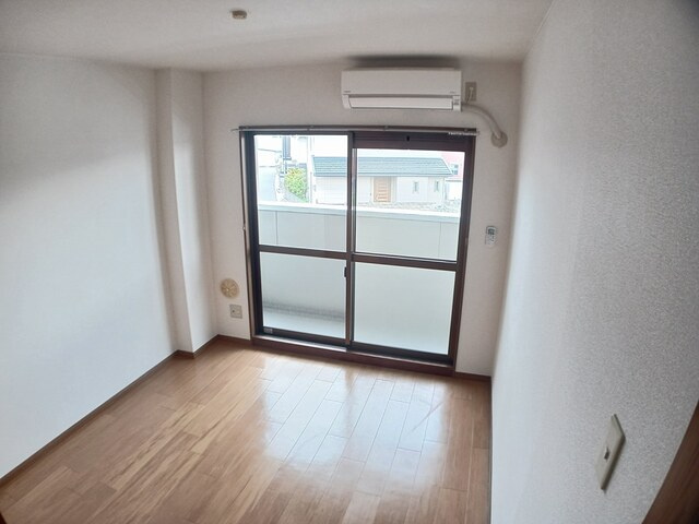 シャルマン今宿の居間・リビング