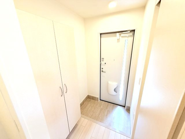 アルバ西岡本の玄関