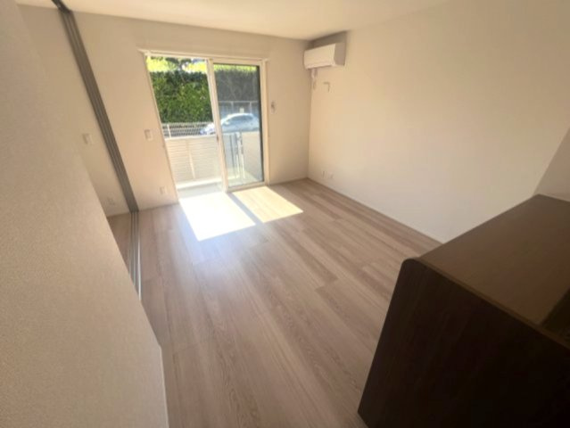 エレナ本山の居間・リビング