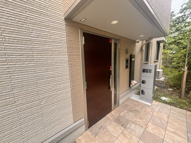 Raffinato東灘のエントランス