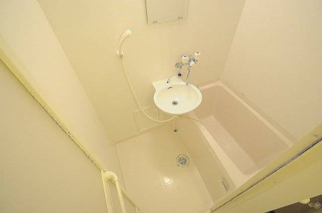 レオパレスサンライズの浴室