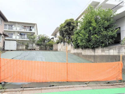 【外観】 | 【仲介手数料２５０万円が無料！！】■参考プラン１１１平米あり■お好きなハウスメーカーで建築可 | 【お得な諸費用サービスキャンペーン中！】
■詳細は「物件概要」の「諸費用」欄をご確認下さい！
■南道路面、陽当り良好
■参考プランあり
Ａ区画１１１．８平米
Ｂ区画１１１．６平米
■間取図無料作成可