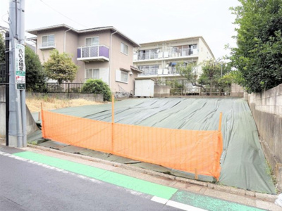 【周辺】 | 【仲介手数料２５０万円が無料！！】■参考プラン１１１平米あり■お好きなハウスメーカーで建築可 | 【諸費用２５０万円ＯＦＦ！！】
■南道路面、陽当り良好
■土地価格
Ａ　７，９８０万円
Ｂ　７，４８０万円
■参考プランあり
Ａ　１１１．８平米
Ｂ　１１１．６平米
■お好きなハウスメーカーで建築可能