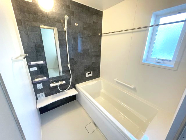 佐伯区坪井1丁目　№35715の浴室|足を伸ばして
ゆったりはいれます。