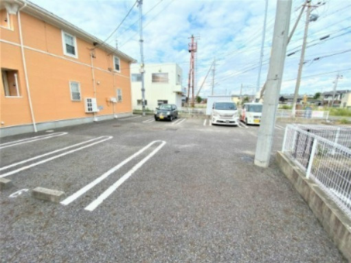 プリムヴェールⅠの駐車場